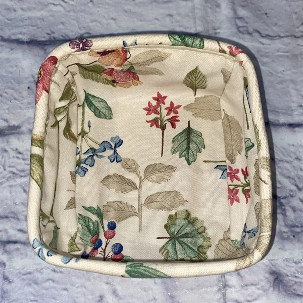 2002 Longaberger Tarragon Booking Basket (11830)